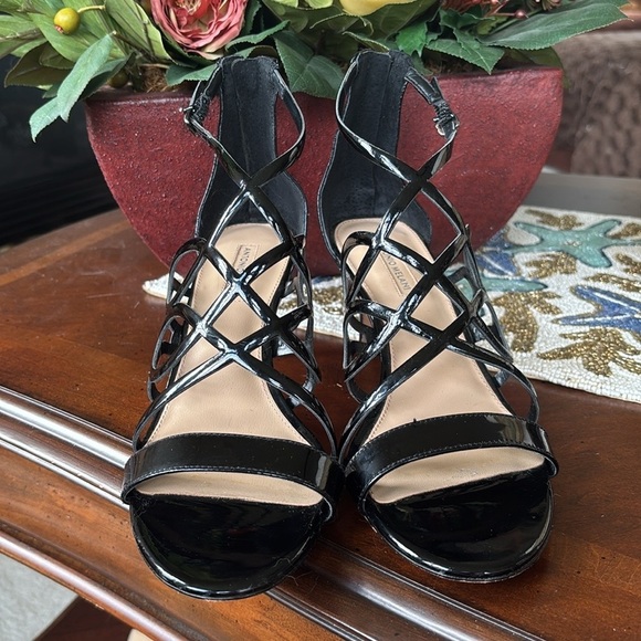 Antonio Melani Patent Leather Black Peep Toe Pumps Sling Back Heels w/ Back Zip - Picture 3 of 16